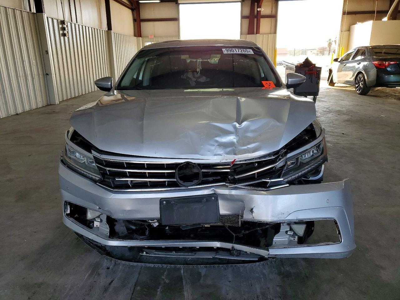 2017 Volkswagen Passat Se - Фото 5