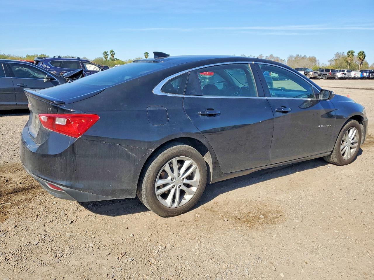 2017 Chevrolet Malibu Lt - Image 3