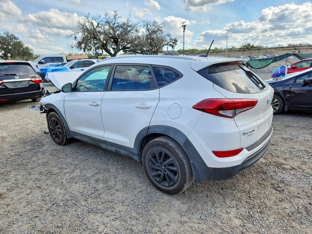 2016 Hyundai Tucson Limited - Image 2