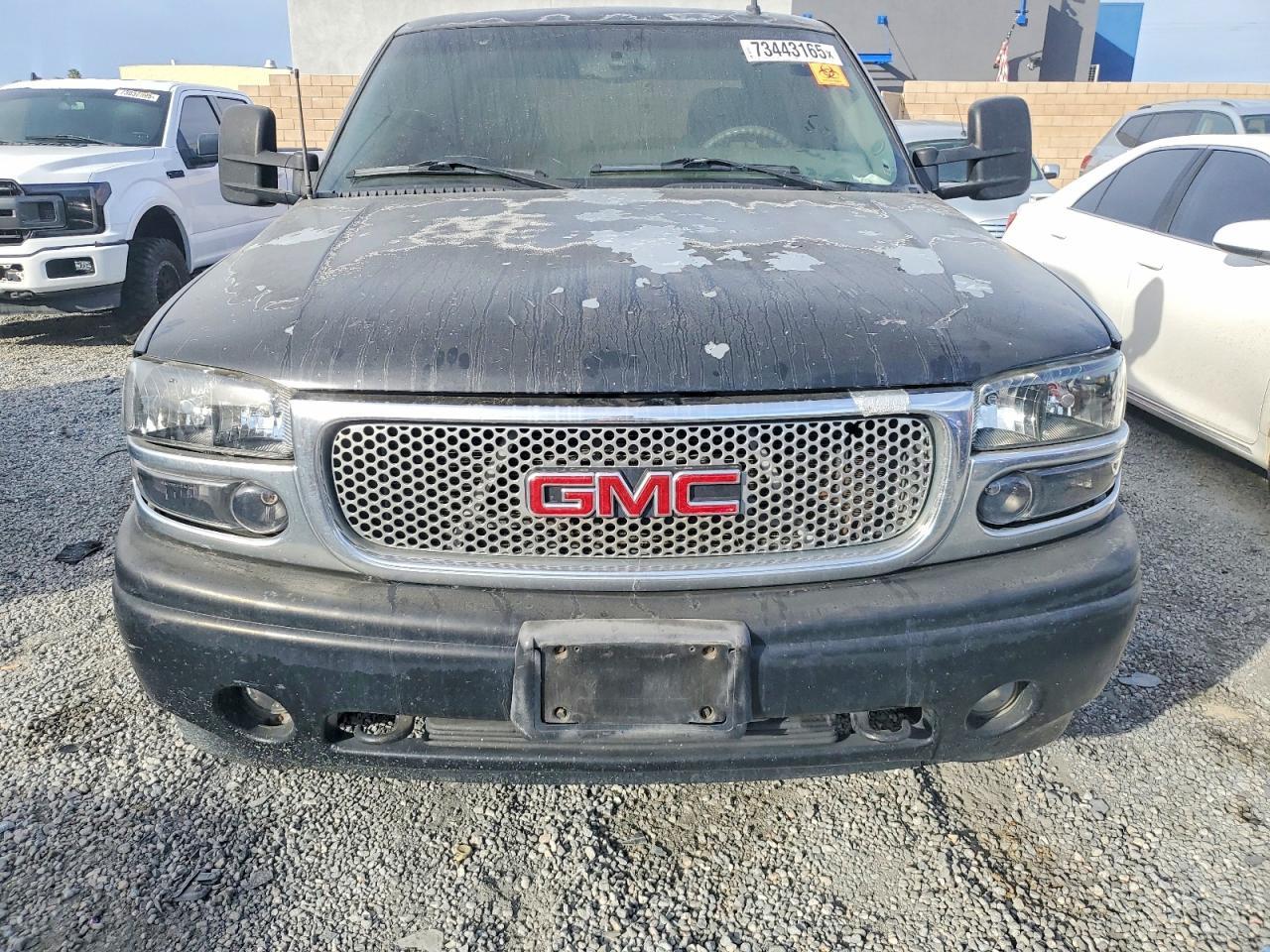 2006 GMC Sierra K1500 Denali - Image 5