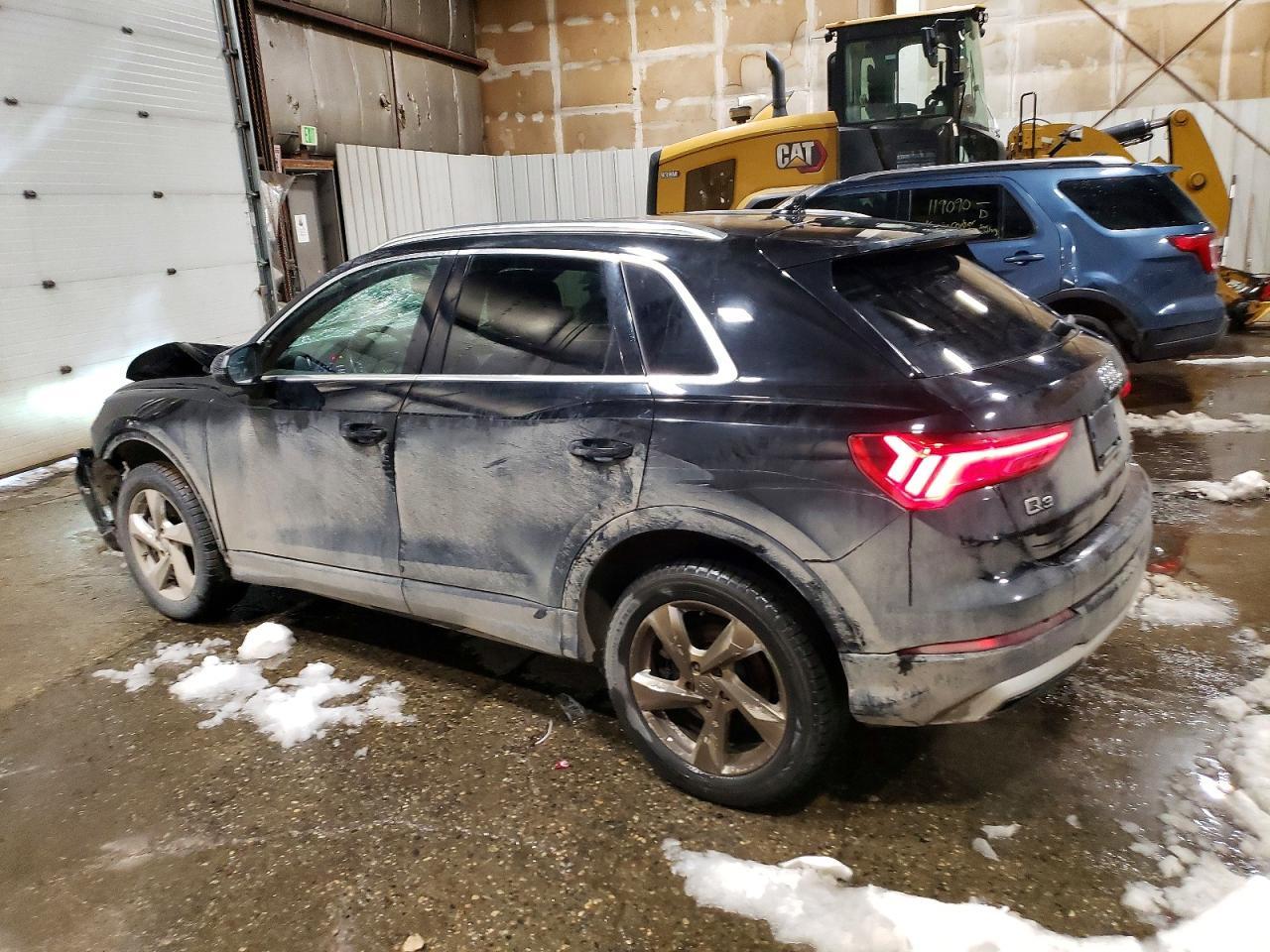 2020 Audi Q3 Premium - Фото 2
