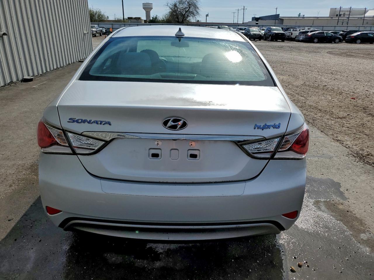 2015 Hyundai Sonata Hybrid - Image 6