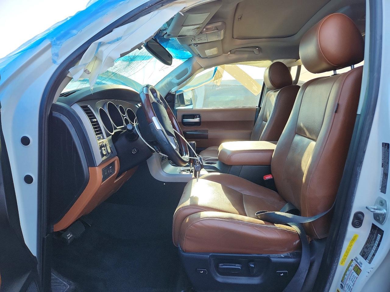 2016 Toyota Sequoia Platinum - Фото 7