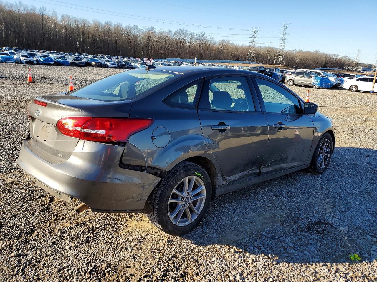 2018 Ford Focus Se - Фото 3