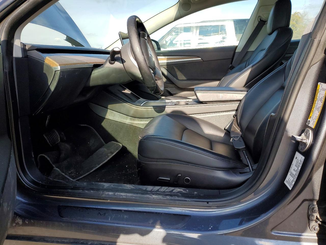 2022 Tesla Model 3 - Image 7