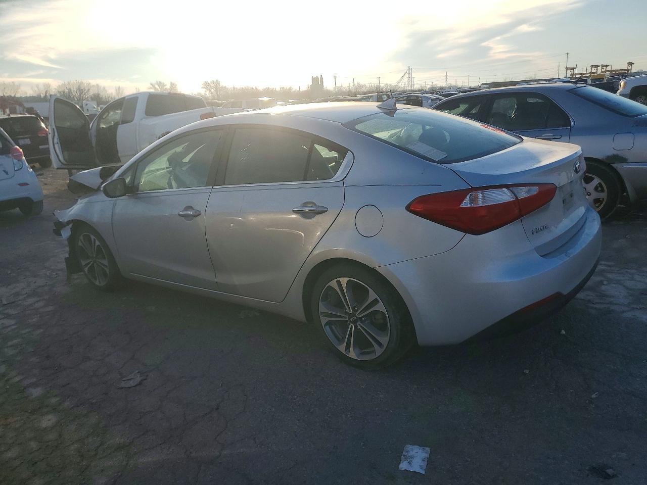 2016 Kia Forte Ex - Фото 2