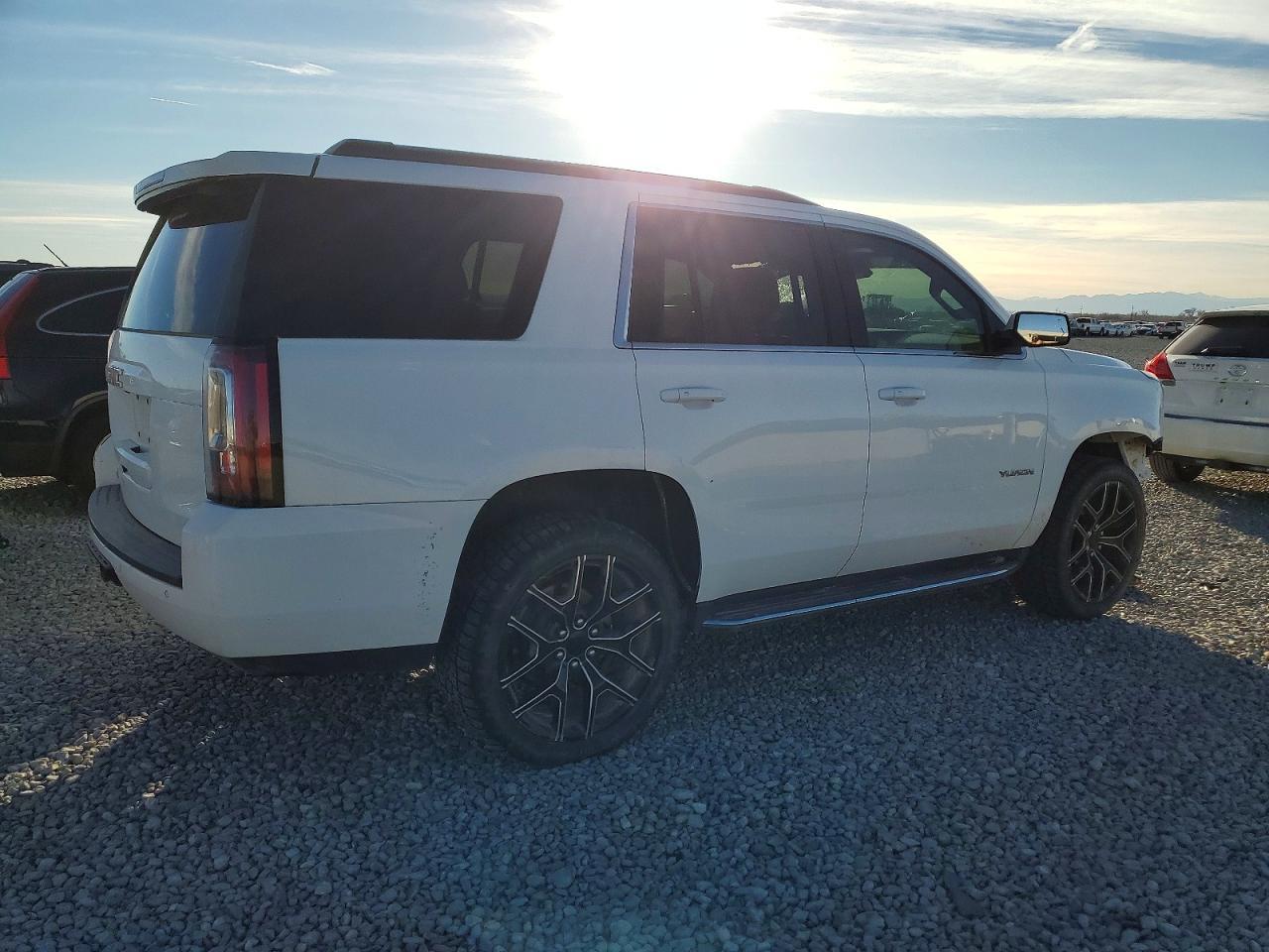 2019 GMC Yukon Slt - Фото 3