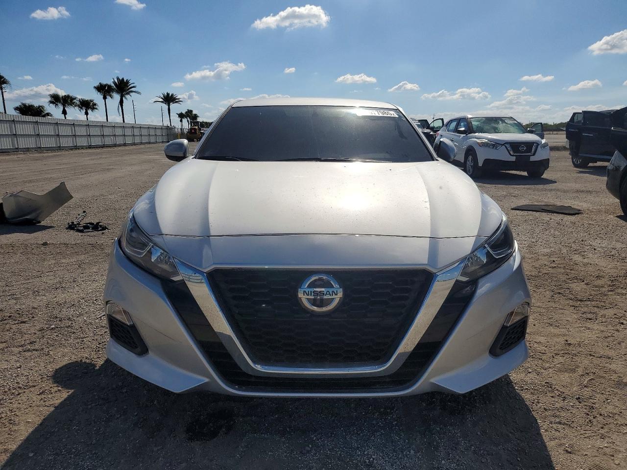 2020 Nissan Altima S - Фото 5