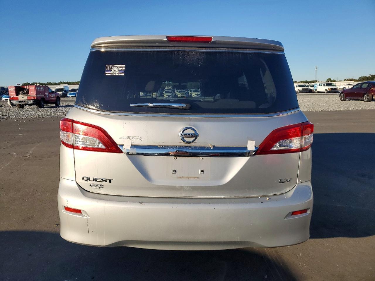 2015 Nissan Quest S - Image 6