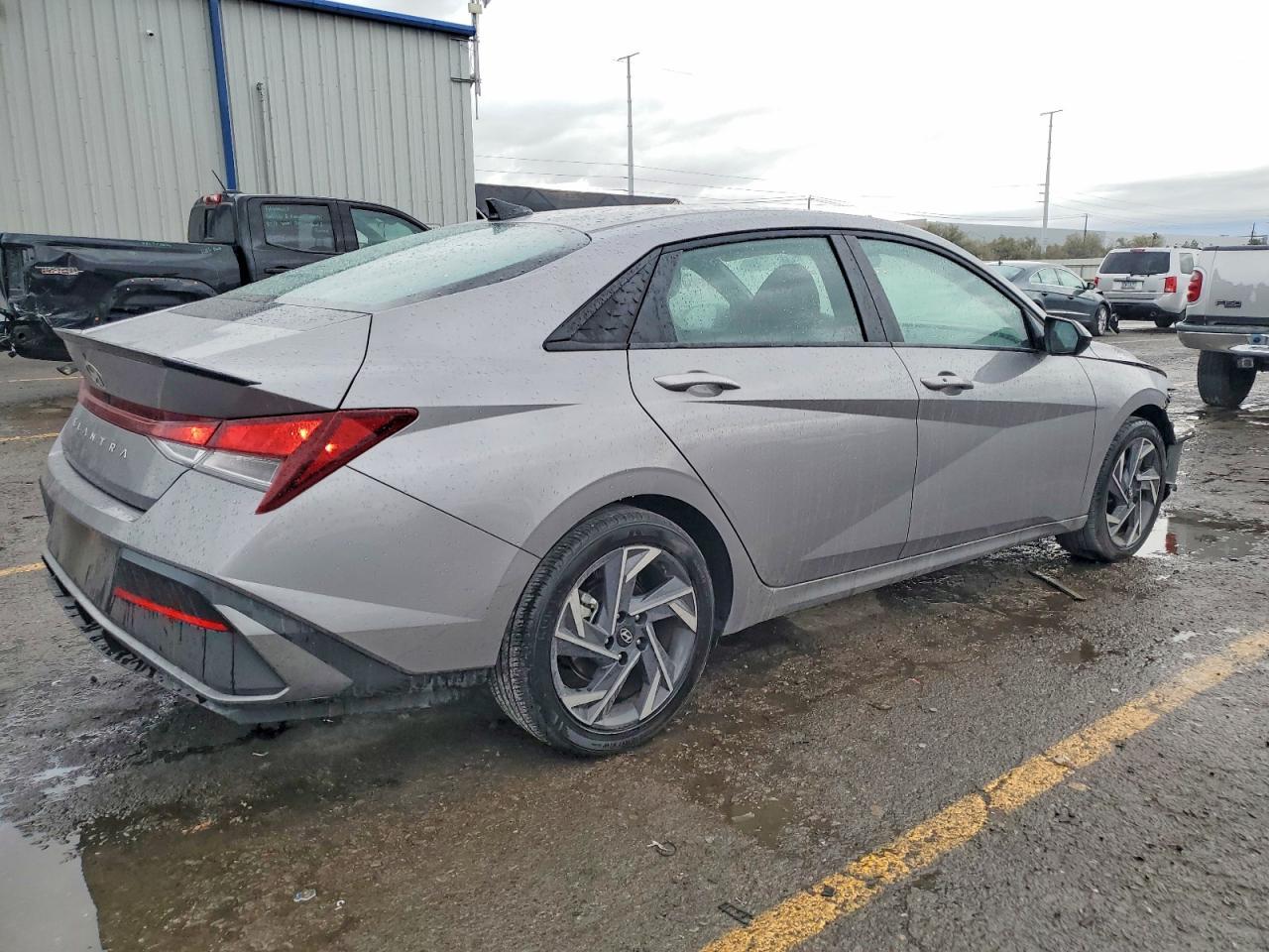 2025 Hyundai Elantra Sel Sport - Фото 3