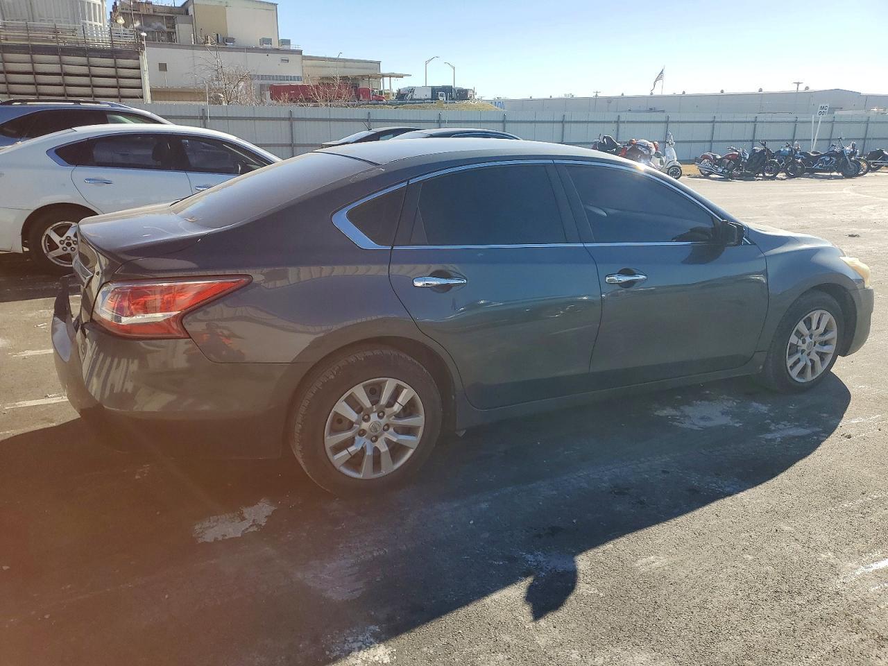 2013 Nissan Altima - Фото 3