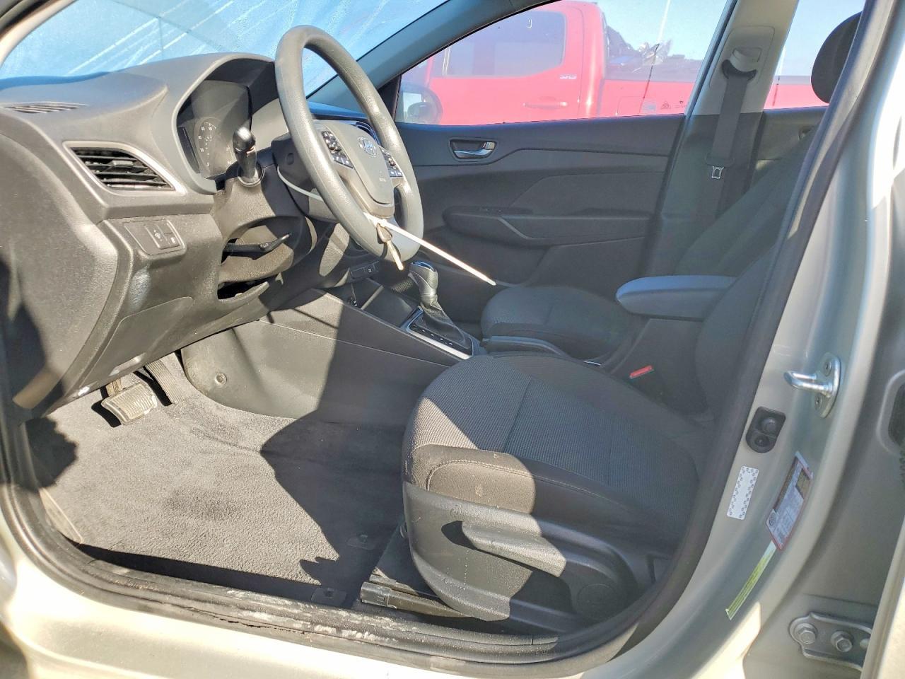 2020 Hyundai Accent Se - Фото 7