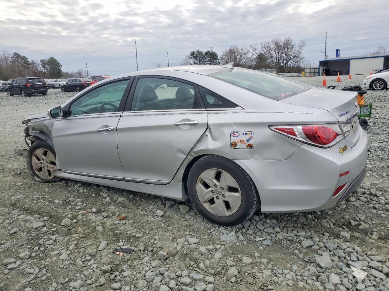2012 Hyundai Sonata Hybrid - Image 2