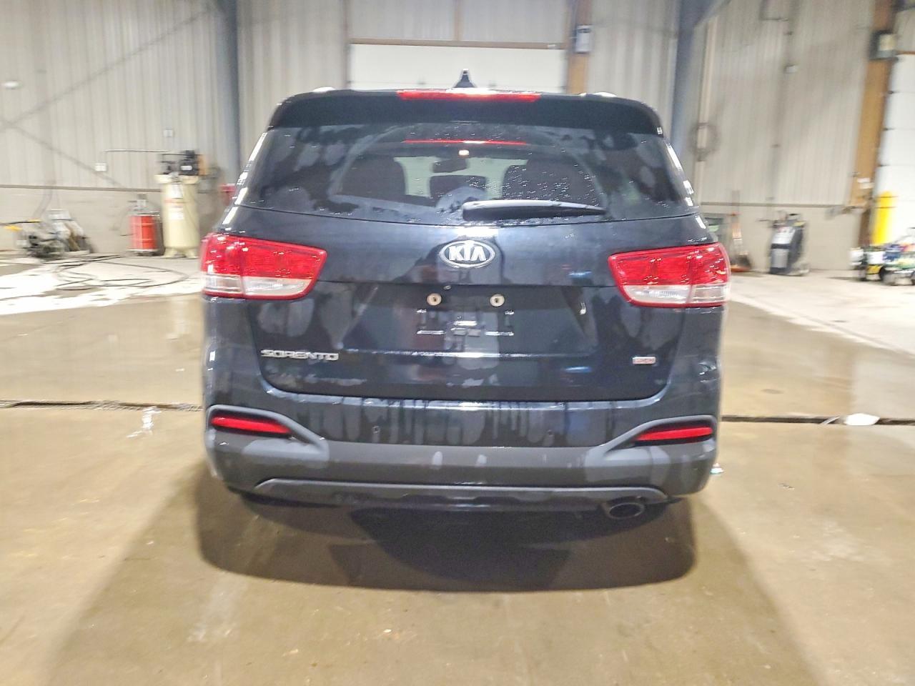 2017 Kia Sorento Lx - Image 6