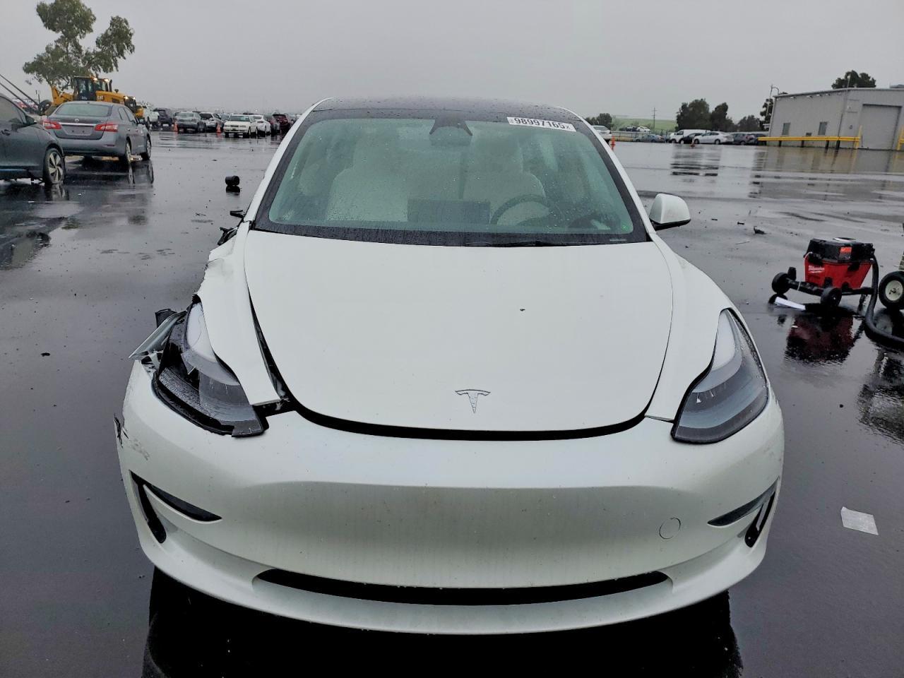 2023 Tesla Model 3 - Image 5
