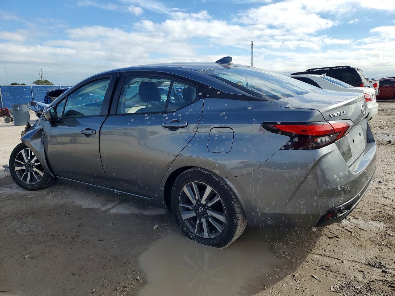 2021 Nissan Versa Sv - Фото 2