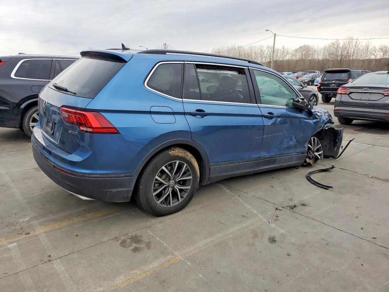 2019 Volkswagen Tiguan Se - Фото 3