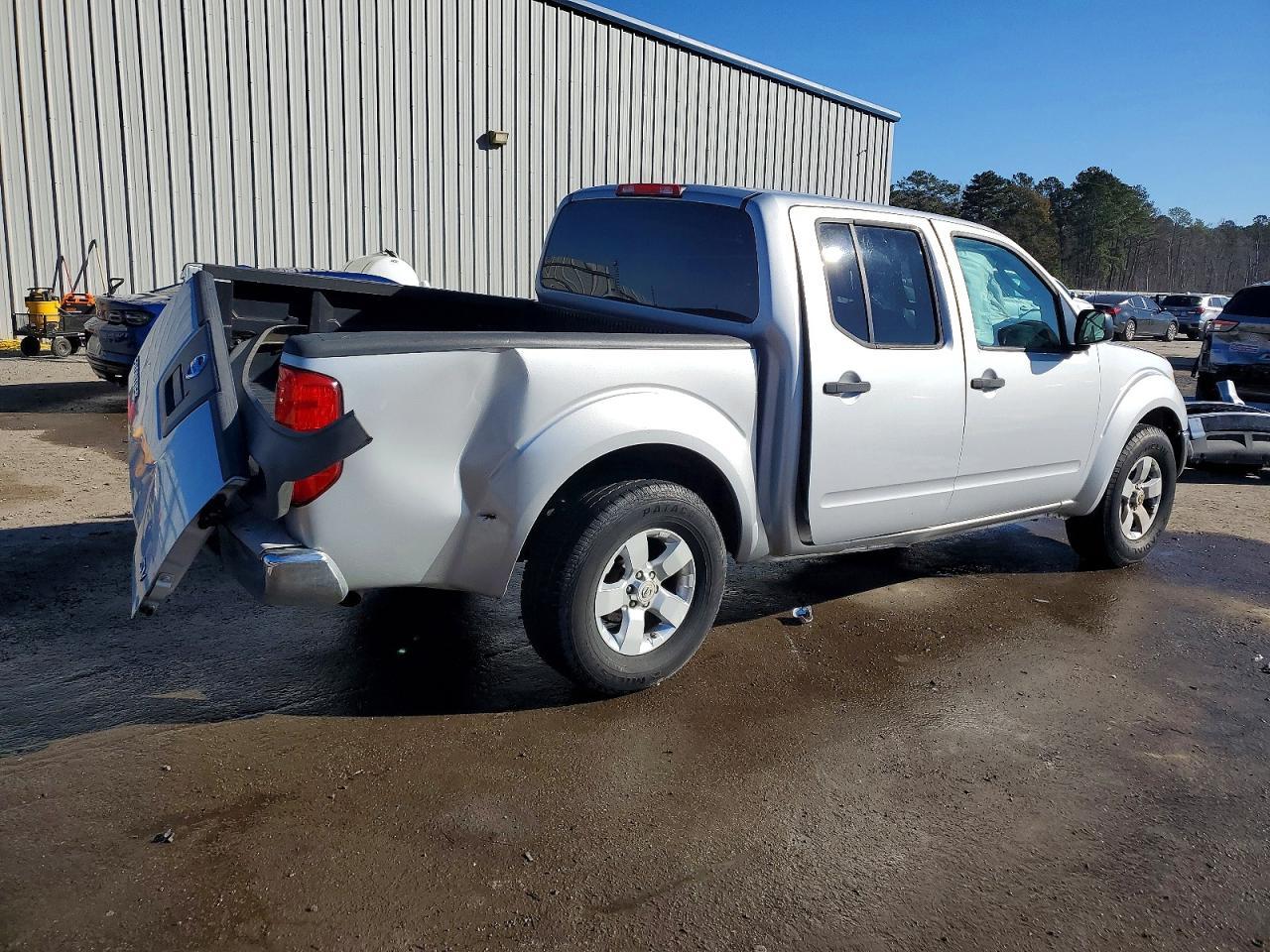 2011 Nissan Frontier S - Фото 3
