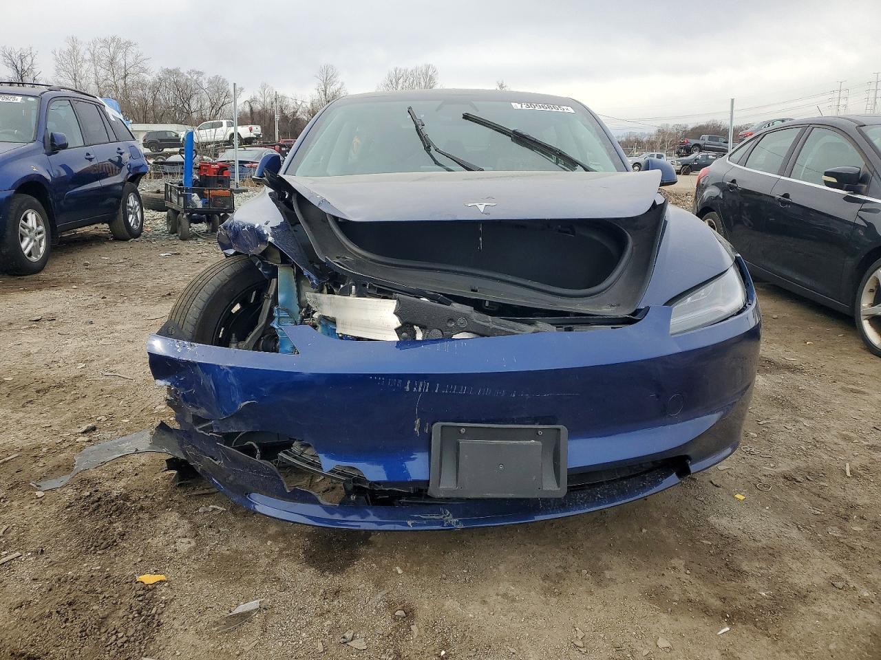 2024 Tesla Model 3 - Image 5