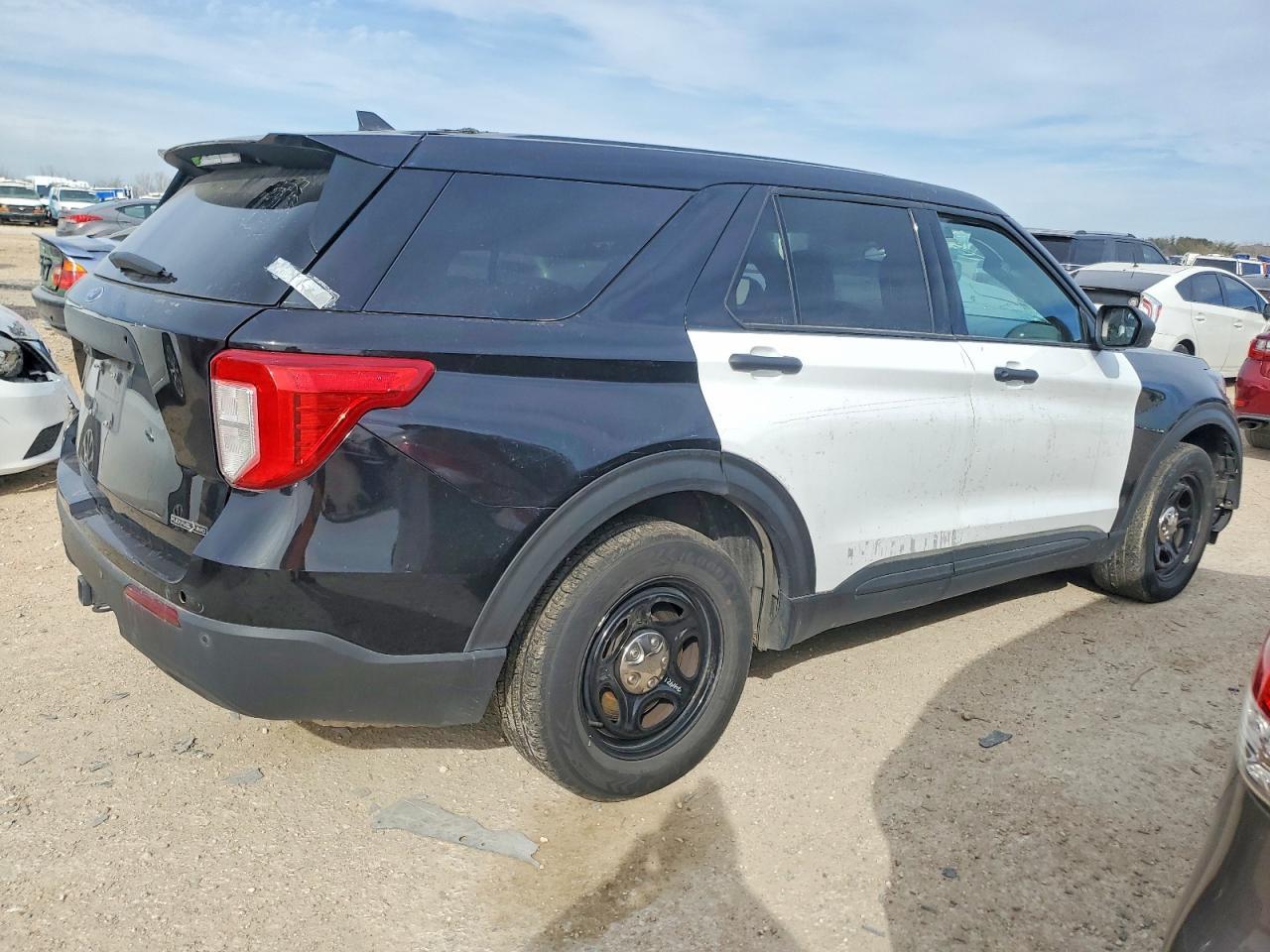 2024 Ford Explorer Police Interceptor - Image 3