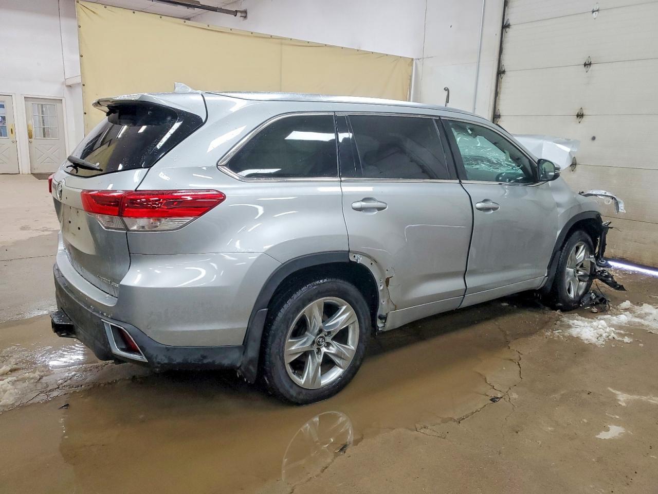 2018 Toyota Highlander Limited - Фото 3