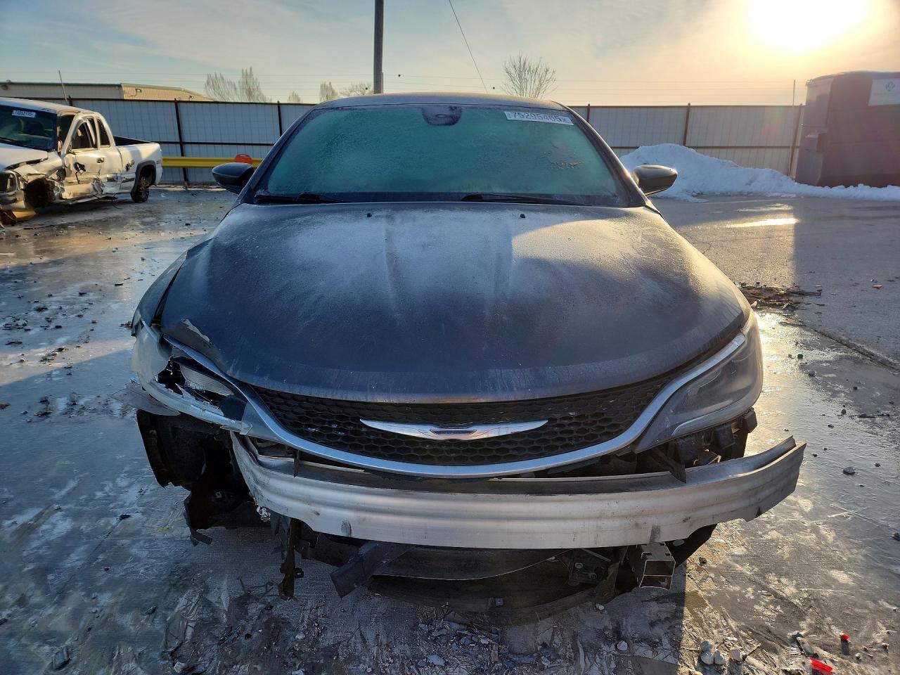 2016 Chrysler 200 Limited - Фото 5