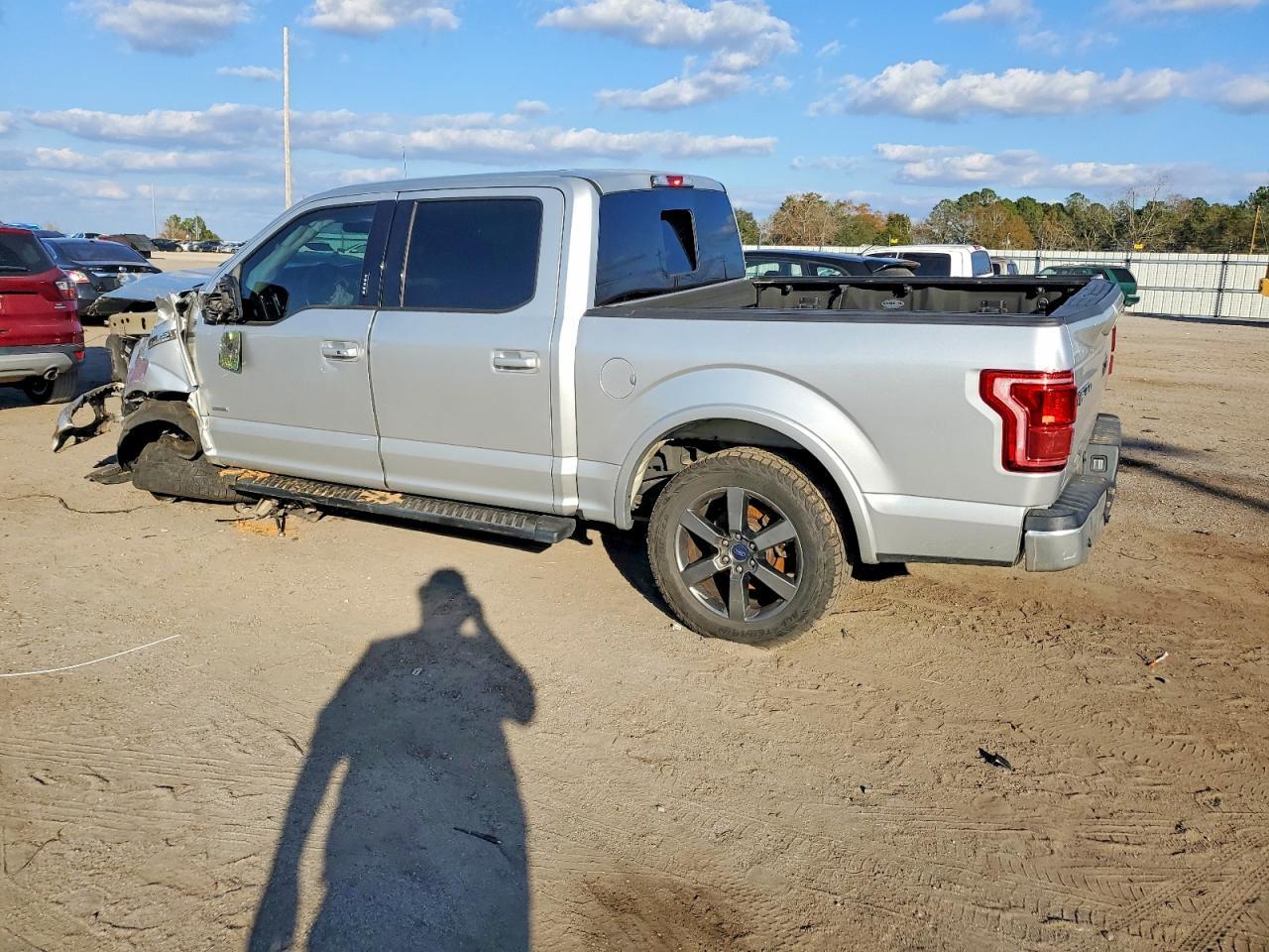2016 Ford F150 Supercrew - Фото 2