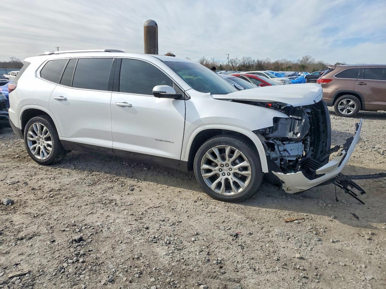 2024 GMC Acadia Denali - Image 4