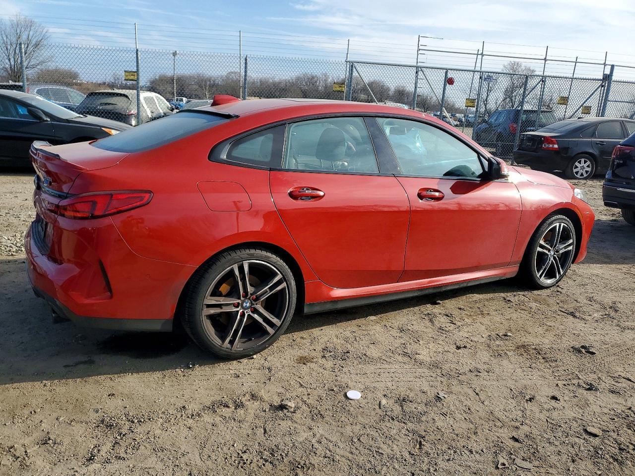 2021 BMW 228Xi - Фото 3