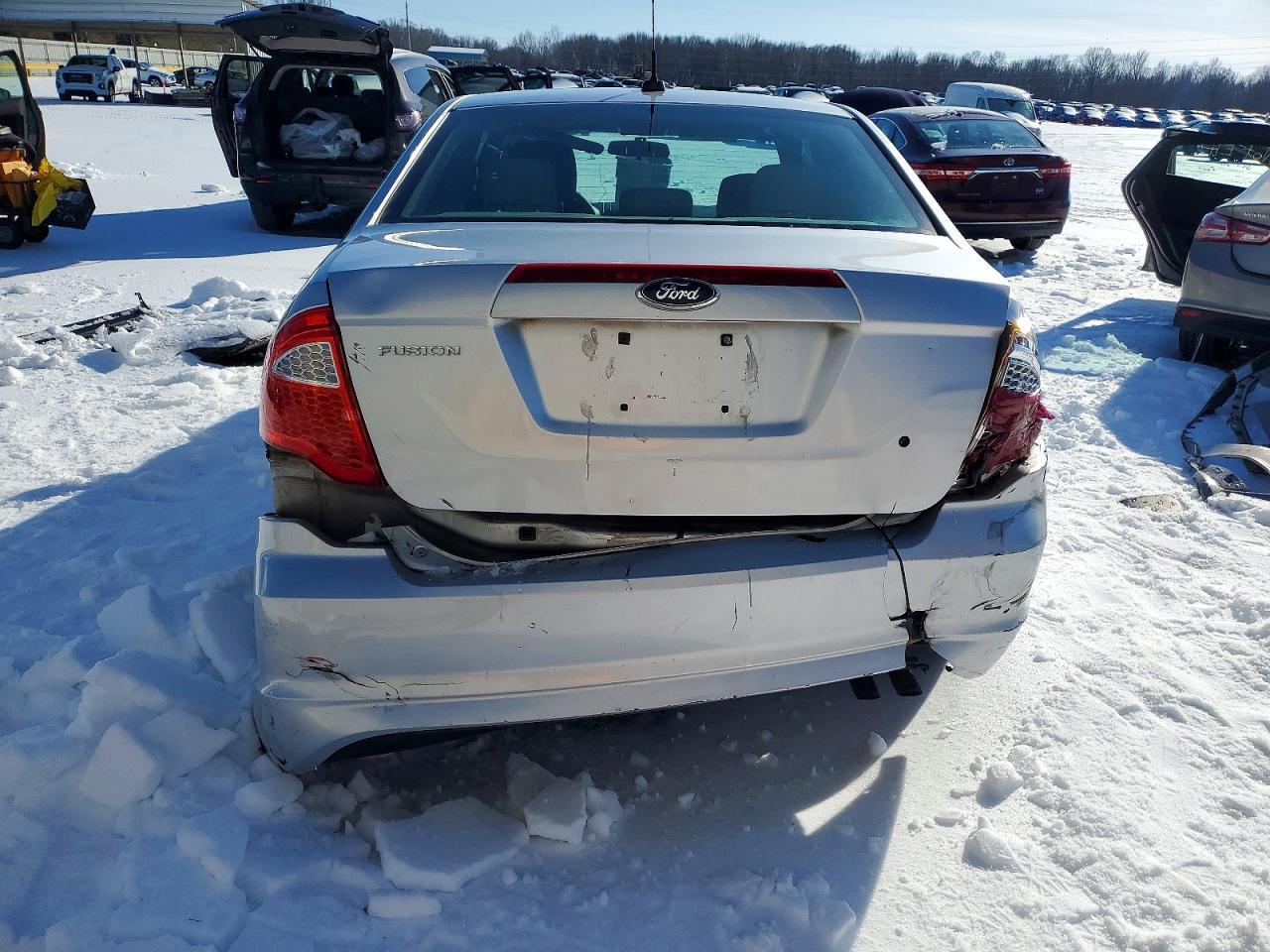 2012 Ford Fusion S - Фото 6