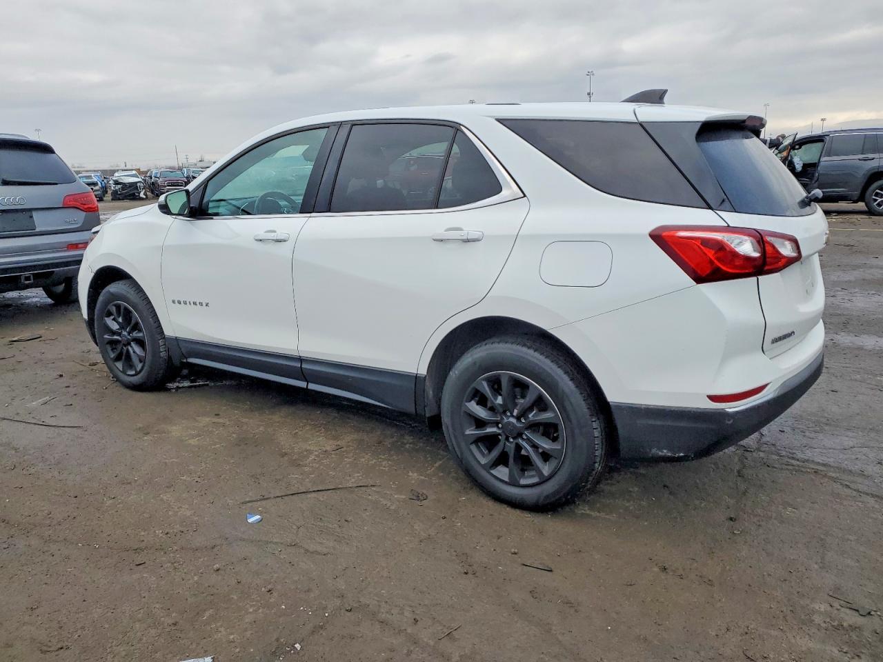 2018 Chevrolet Equinox Lt - Image 2