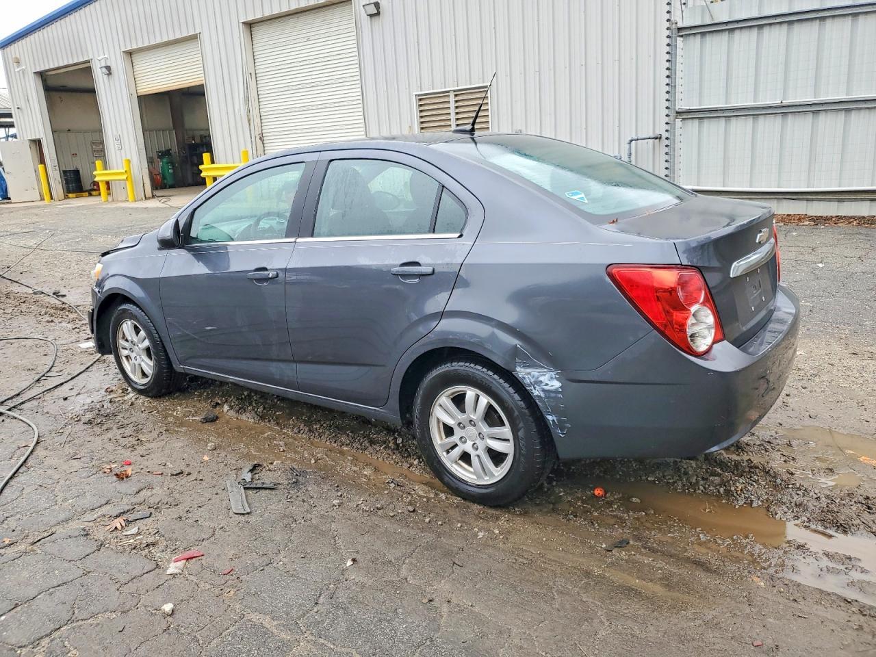 2013 Chevrolet Sonic Lt - Фото 2