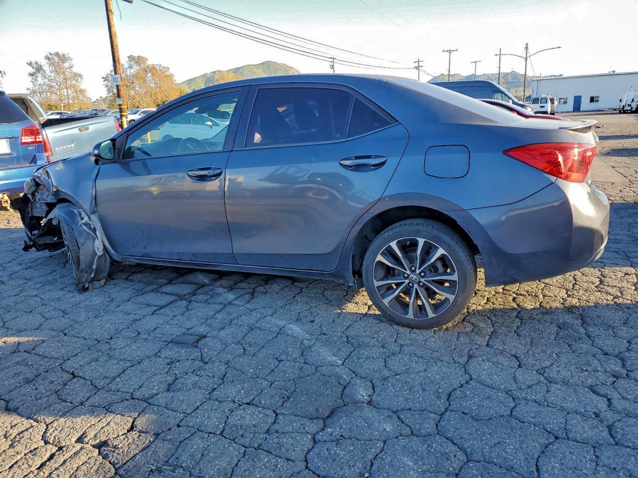 2017 Toyota Corolla L - Фото 2
