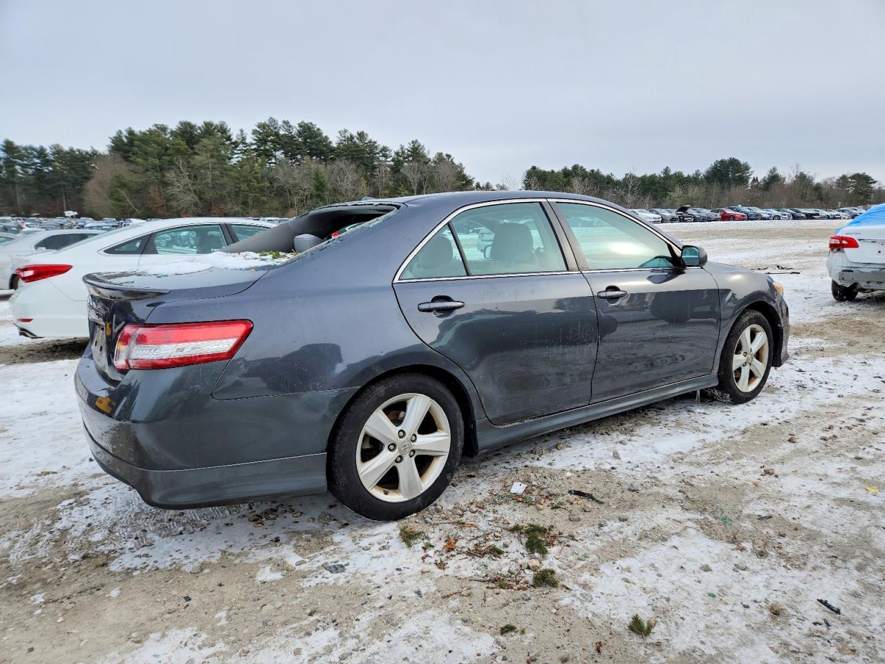 2010 Toyota Camry Base - Фото 3