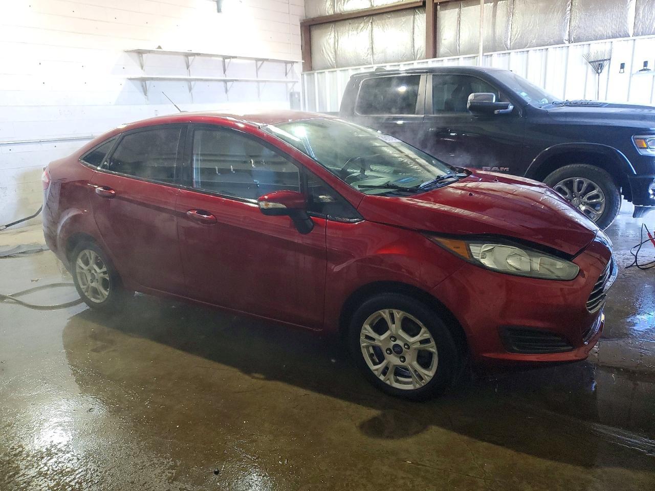 2014 Ford Fiesta Se - Фото 4