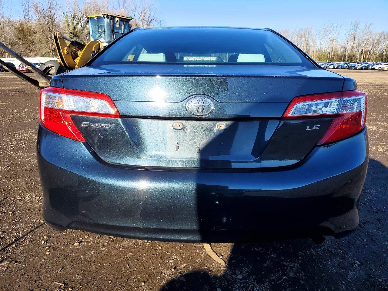 2012 Toyota Camry Le - Image 6