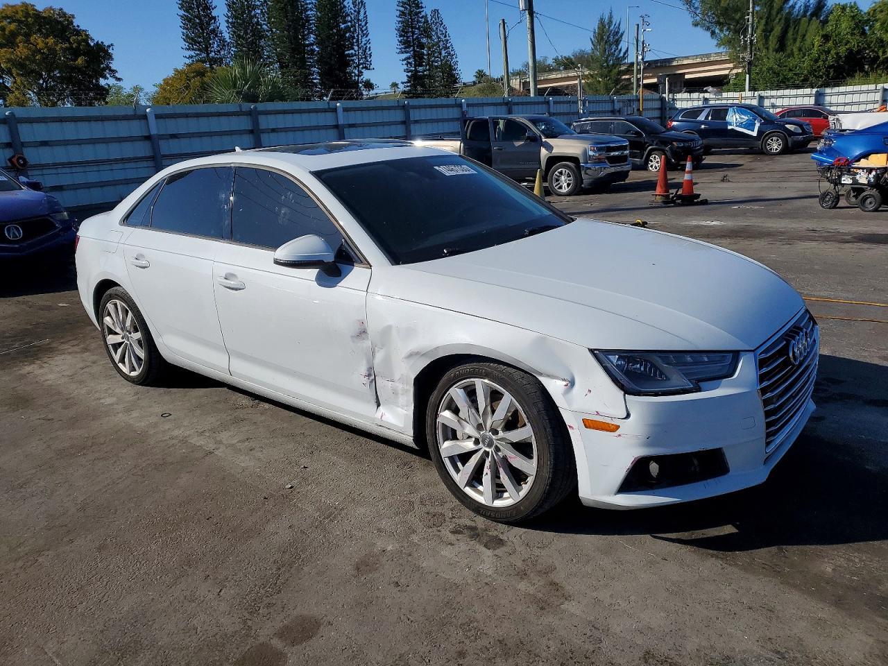 2017 Audi A4 Premium - Image 4
