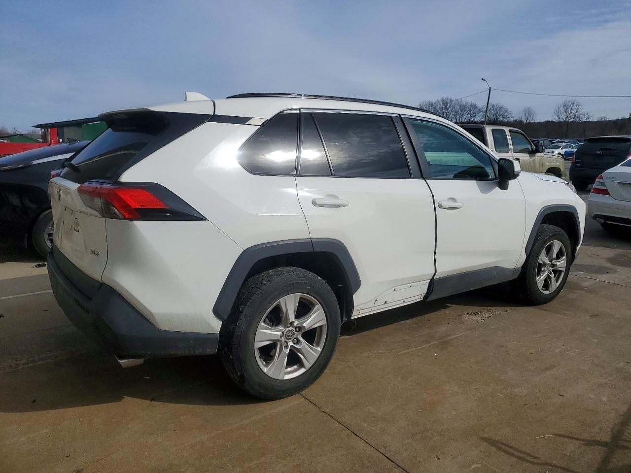 2021 Toyota Rav4 Xle - Фото 3