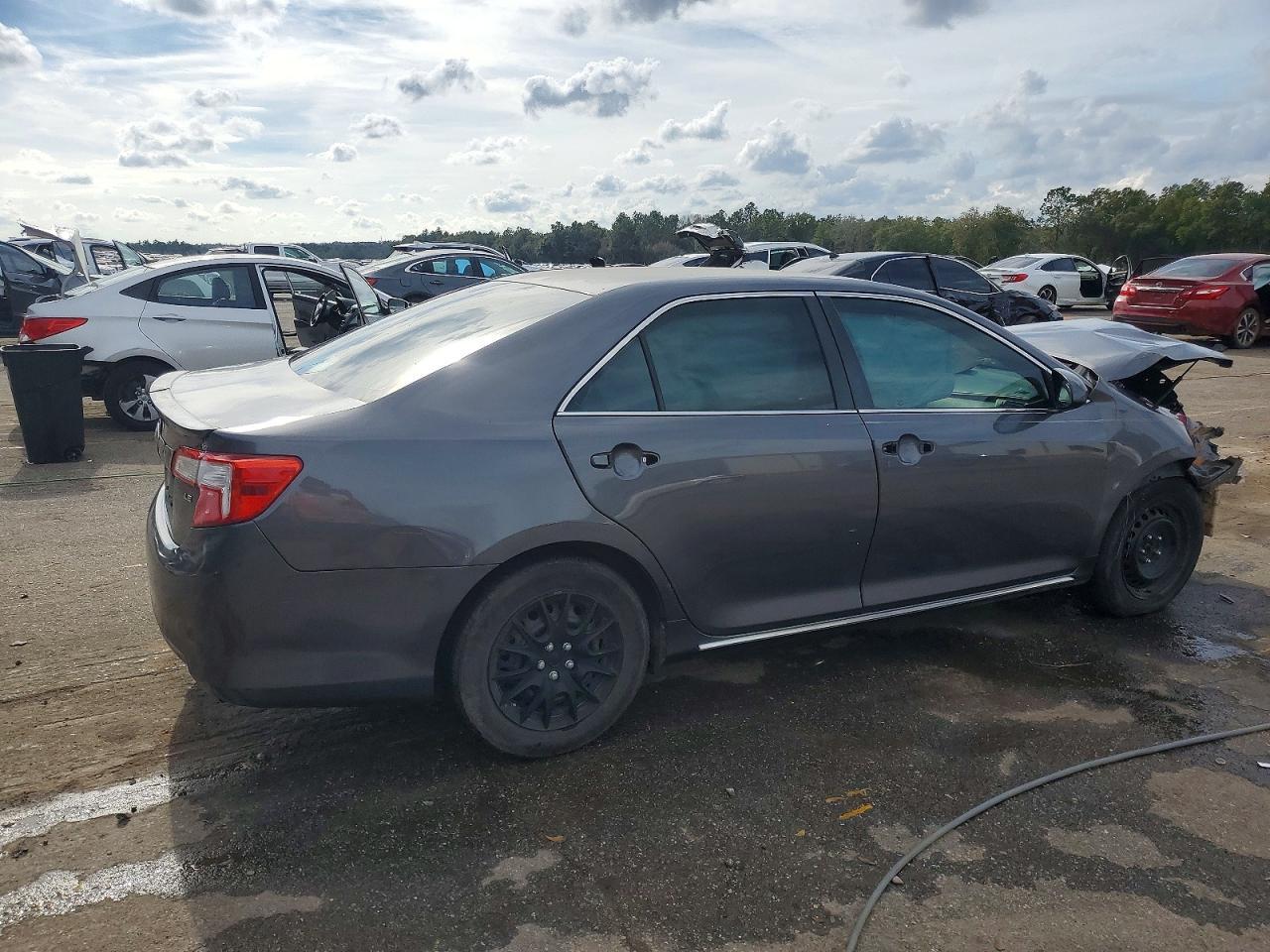 2012 Toyota Camry Le - Image 3