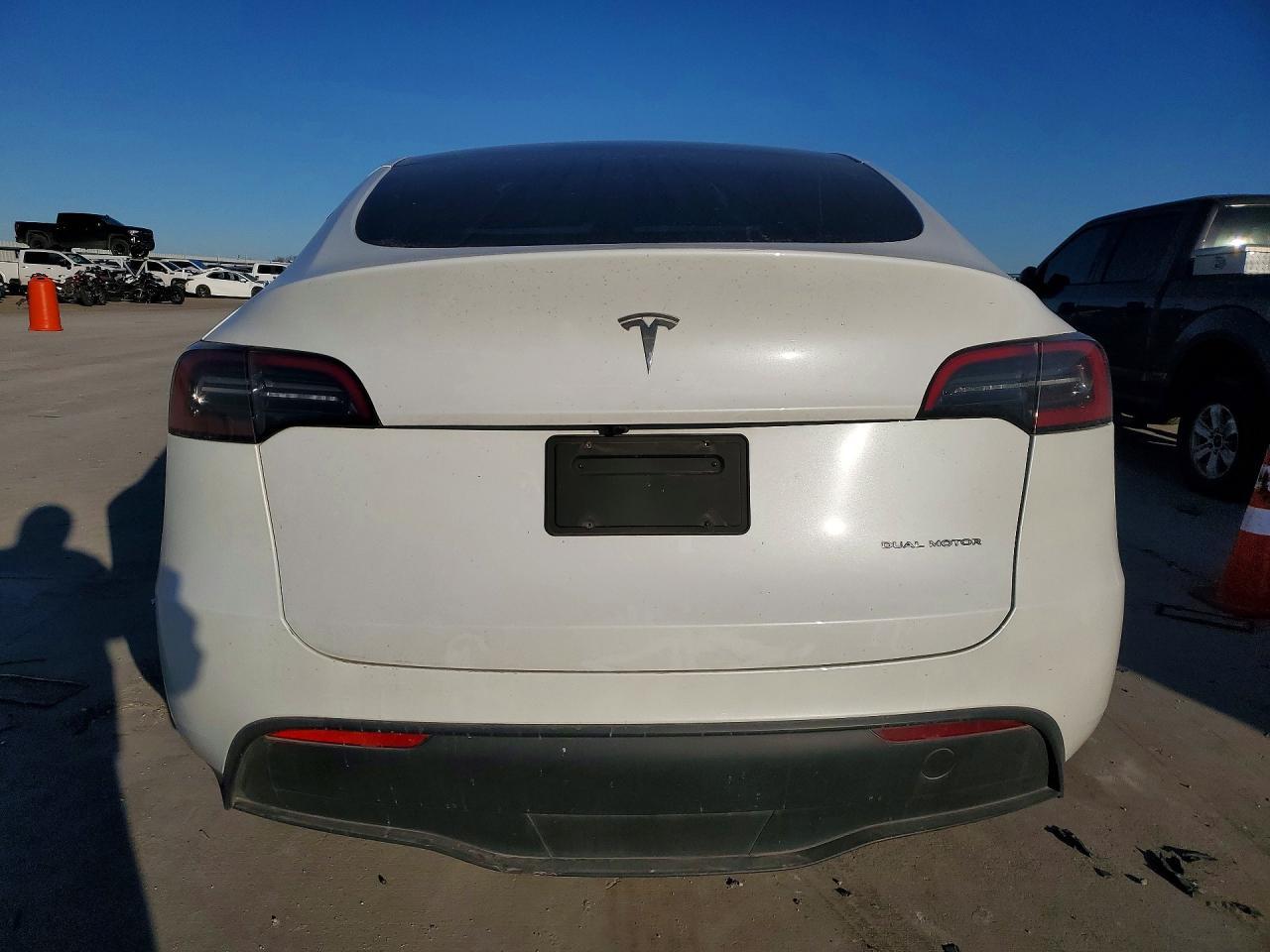 2023 Tesla Model Y - Фото 6
