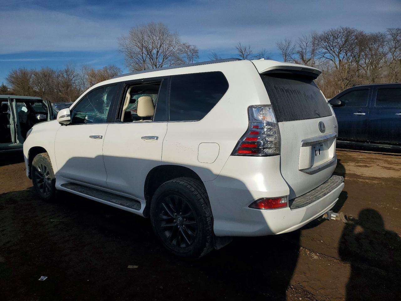 2022 Lexus Gx 460 - Image 2