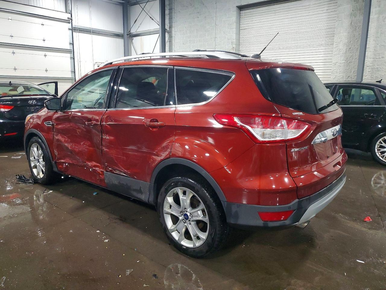 2016 Ford Escape Titanium - Фото 2