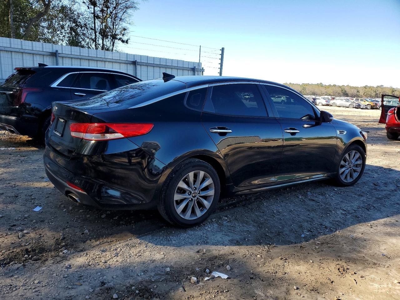 2018 Kia Optima Lx - Image 3