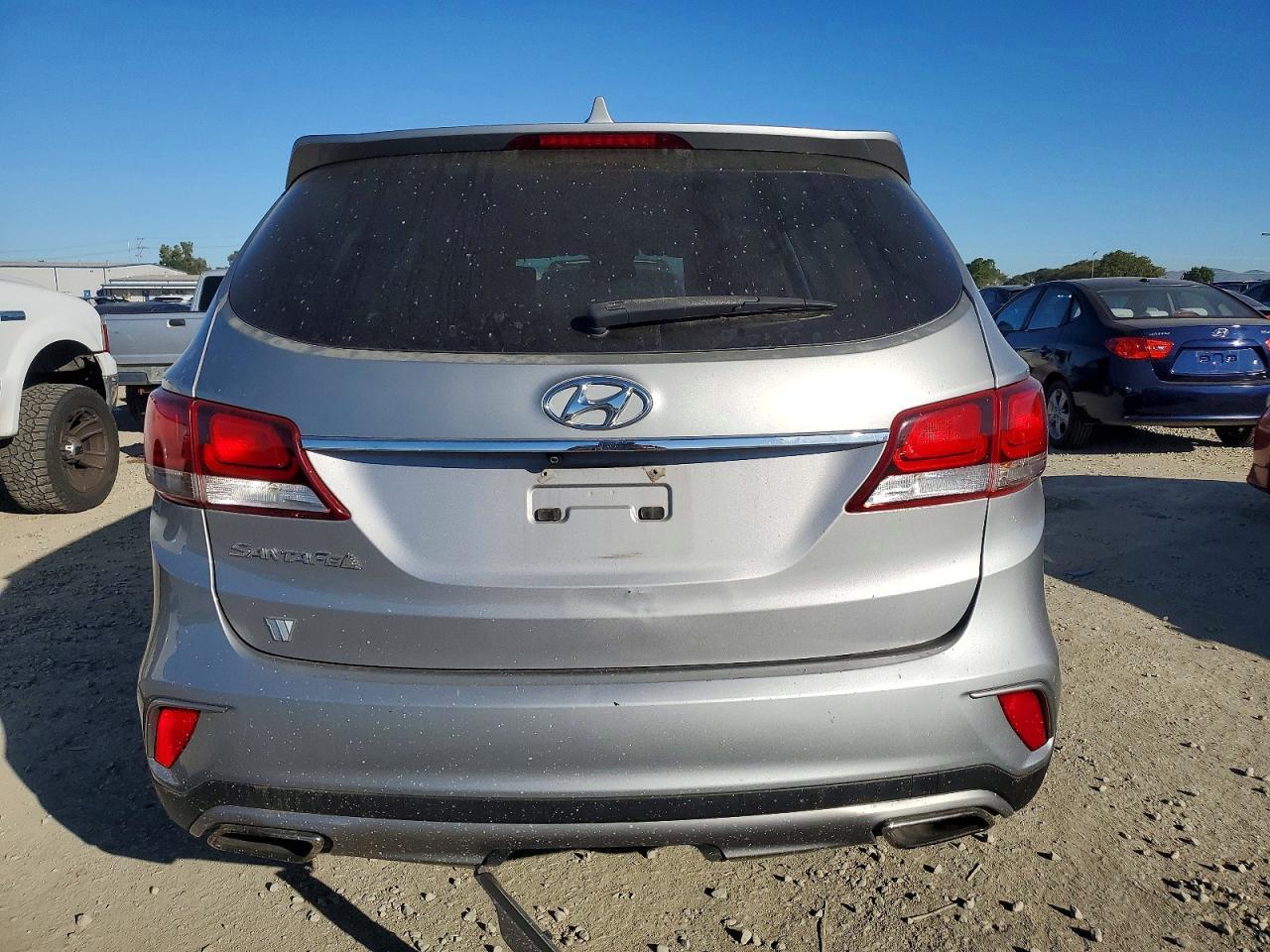 2017 Hyundai Santa Fe Se - Image 6