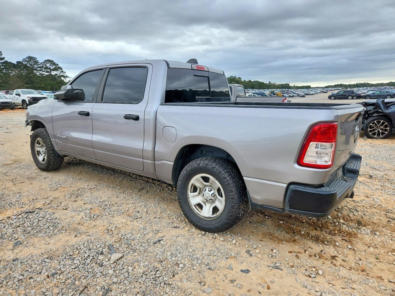 2019 Ram 1500 Tradesman - Фото 2