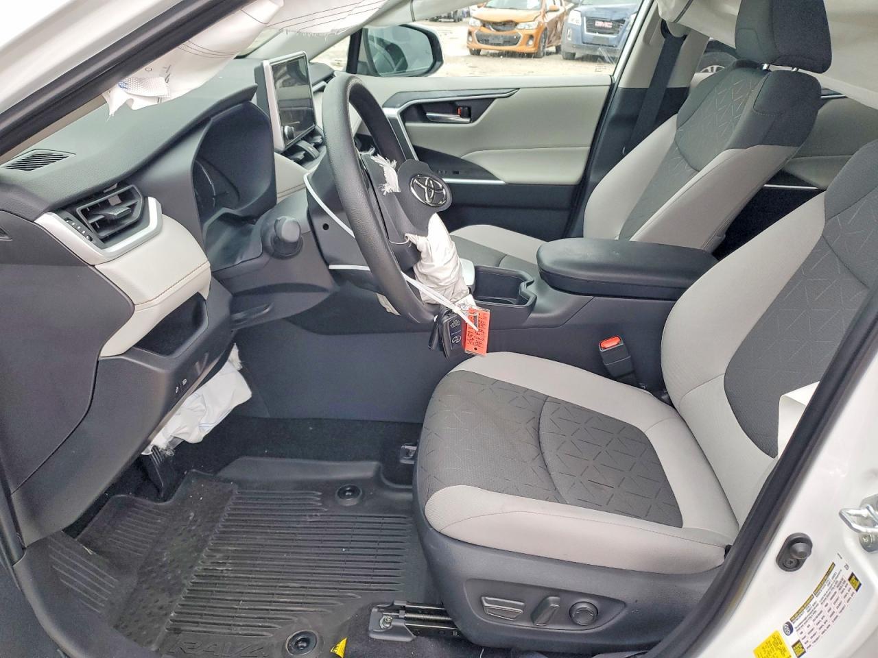 2025 Toyota Rav4 Xle - Image 7