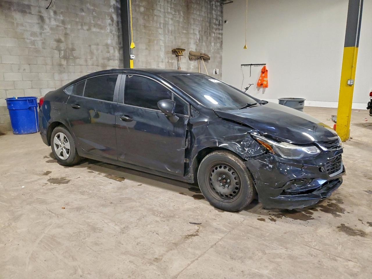 2017 Chevrolet Cruze Ls - Image 4