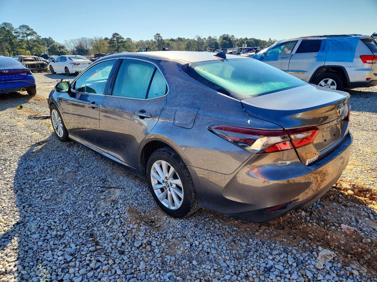2024 Toyota Camry Le - Фото 2