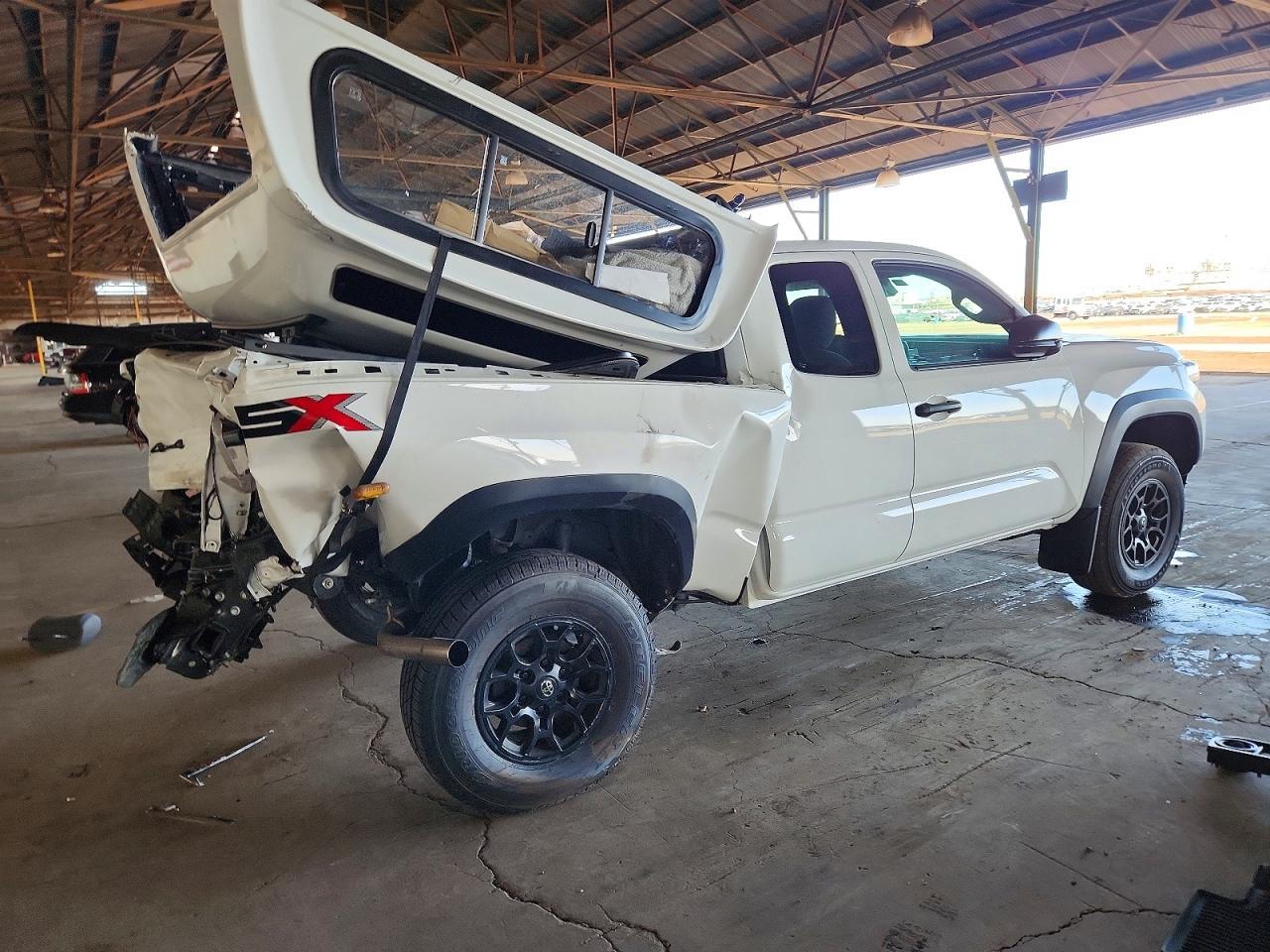 2022 Toyota Tacoma Access Cab - Image 3