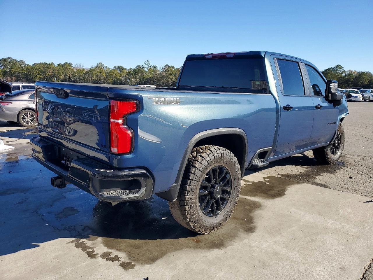 2026 Chevrolet Silverado K2500 Heavy Duty Lt - Image 3